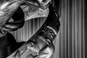 aires prometheus statue rockafeller statue  horiz