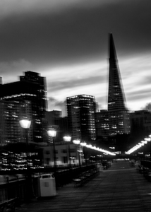 blurry pier 7  vertical 507 Seven 13k