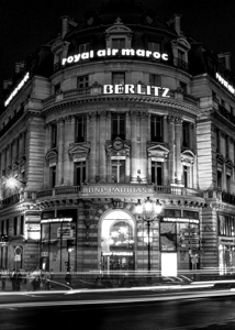 bnp paribas at night  vertical 3449 Berlitz 13k.j