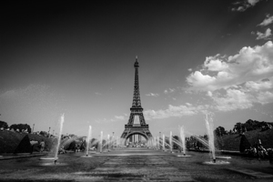 eiffel tower from fountains in trocadero gardens  1707930745.3877