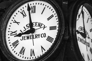 jj sweeney clock downtown houston  horizontal 327