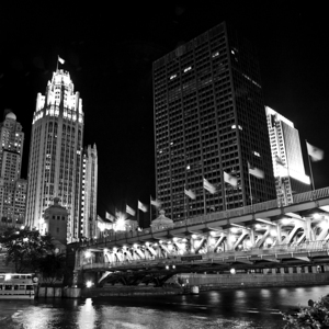michigan avenue bridge at night  square 84 Tribun