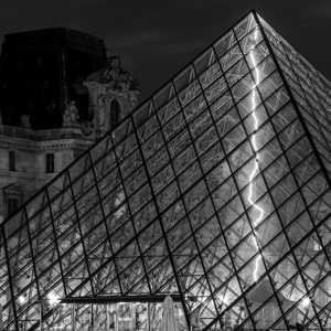 neon lightning bolt louvre pyramide  square 2485