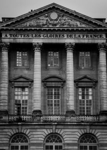 palace d armes at versailles  vertical 2446 Glori