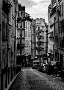 parisian street on montmartre  vertical 2476 Mont