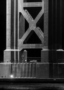 support base golden gate bridge spire  vertical 2