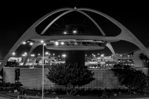 theme building LAX  horizontal 2610 Saucer 13k.jp