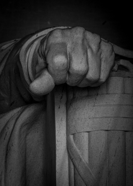 lincoln left hand  vertical 2310 Left 13k Print