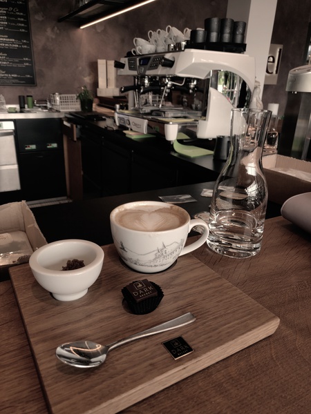 Latte Art Chocolate by JulesSnow