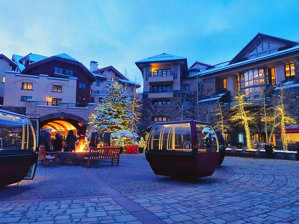 Ski Town Plaza by JulesSnow