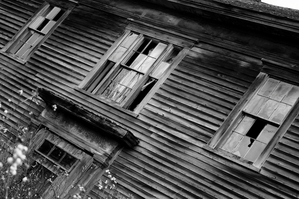 Abandoned house Print