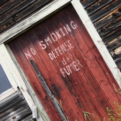 RED DOOR - NO SMOKING