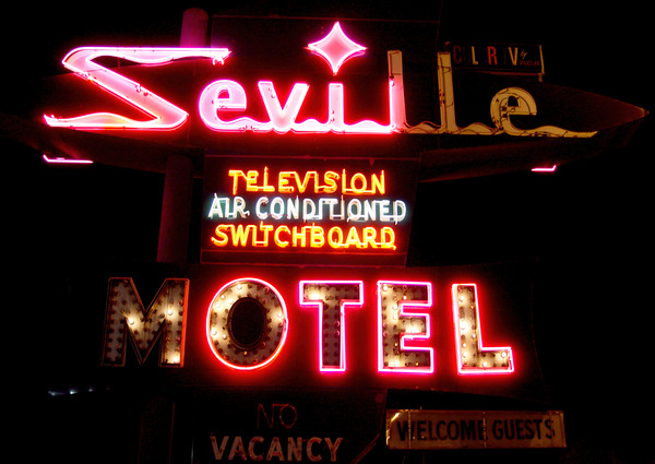 Vintage neon in Chicago by Southwest Six