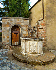 Ancient Montefollonico Well