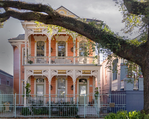 New Orleans Algiers Point Peach House