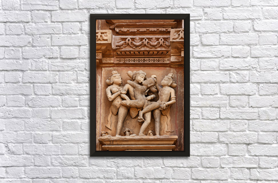 Yalangoch nudistlarning suzayotgan fotosuratlari