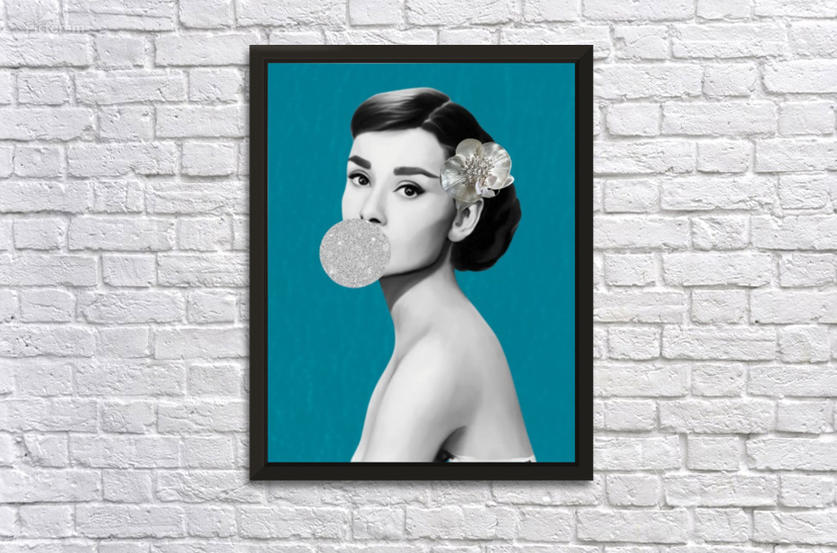 Audrey Hepburn Silver Glitter Bubble Art – Luxury Glam Wall Decor – Black & White Portrait by ArtByLumy