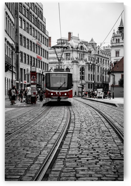 Un tramway a Prague by Sophie Thibault
