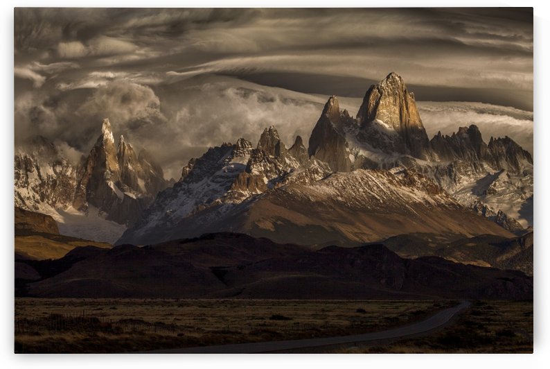 Striped sky over the Patagonia spikes by 1x