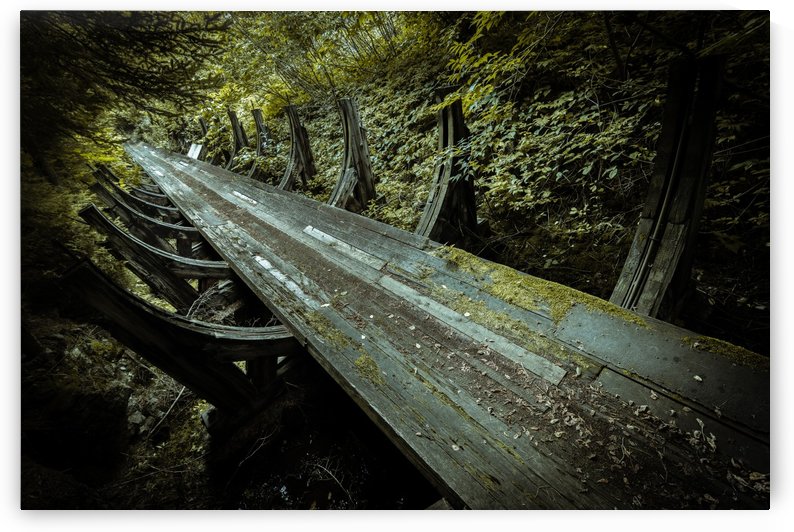 Aqueduc, St Alban, Québec by Ian Gagné