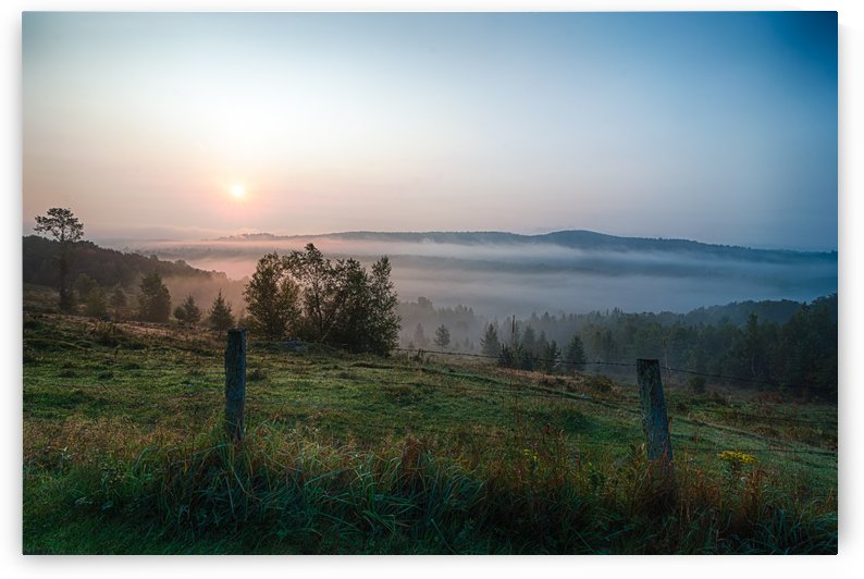 Brume, Richmond, Estrie, Québec by Ian Gagné