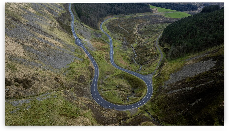 Bwlch-Y-Clawdd Road by Leighton Collins
