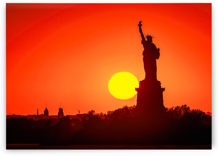 Lady Liberty Sunset by Geoffrey Prior