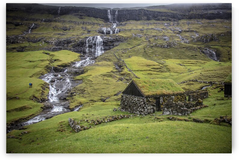 house with green roof in saksun by Gualtiero Boffi