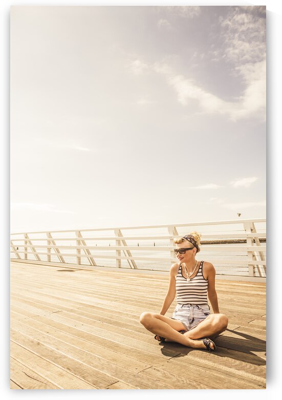 Glamorous summer woman by Jorgo