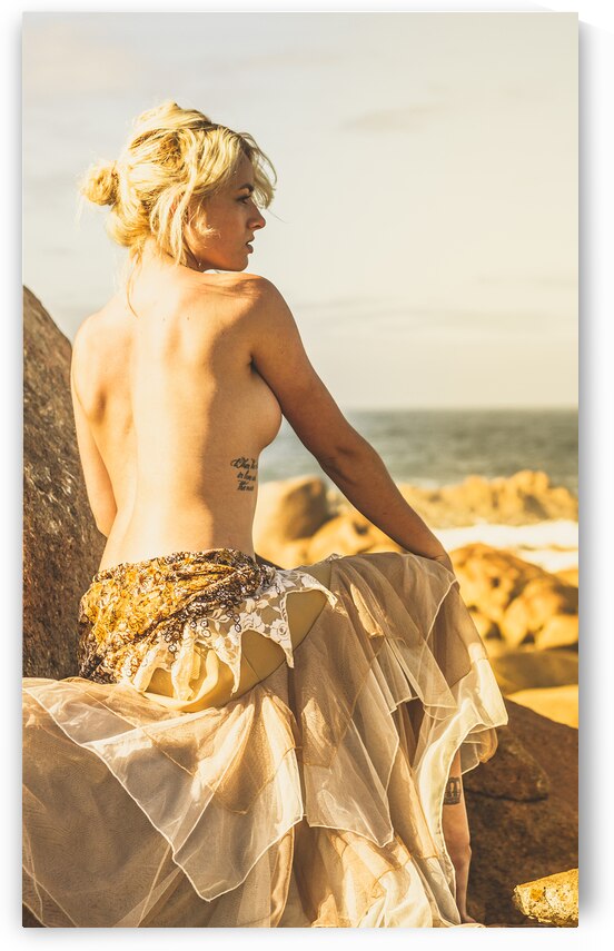 Bare elegance by Jorgo