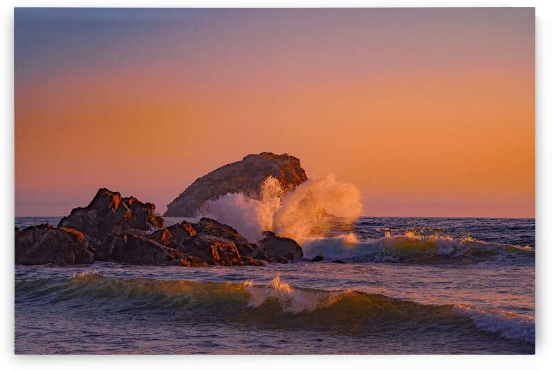 Crashing Waves by Geoffrey Prior