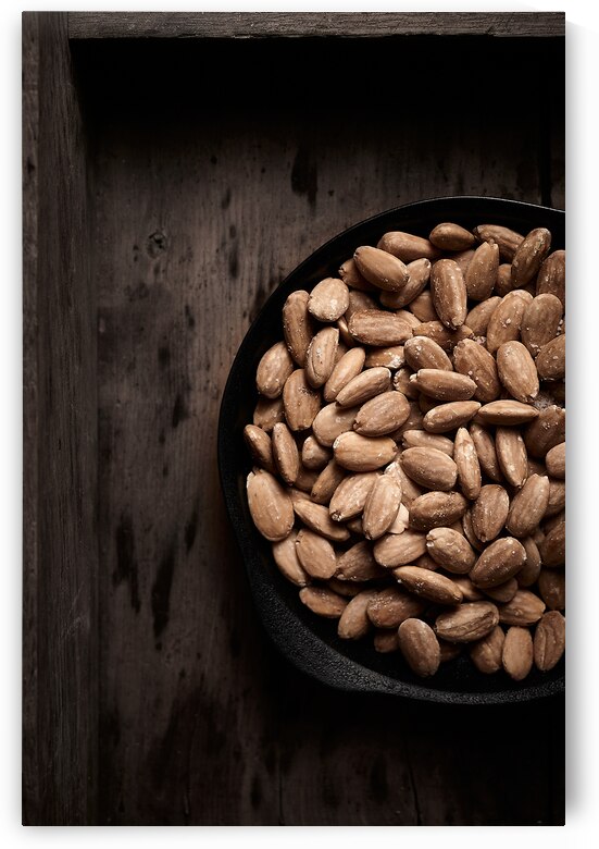 Roasted almonds by Kata Endrodi Photography