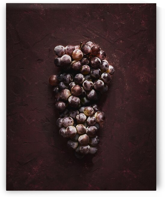 A bunch of grapes by Kata Endrodi Photography