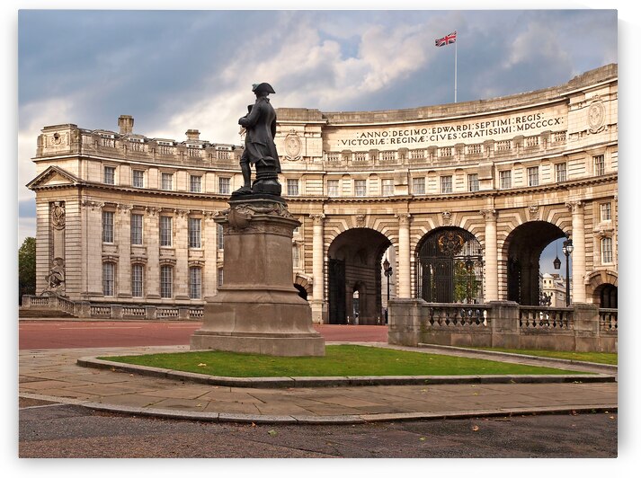 Admiralty Arch and Captain James Cook by Gill Billington