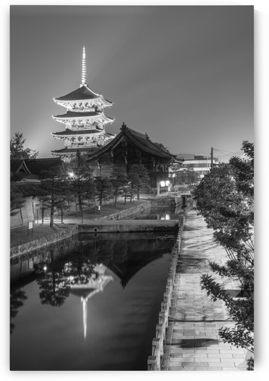 Charming impression of To-ji in the evening | monochrome by Melanie Viola