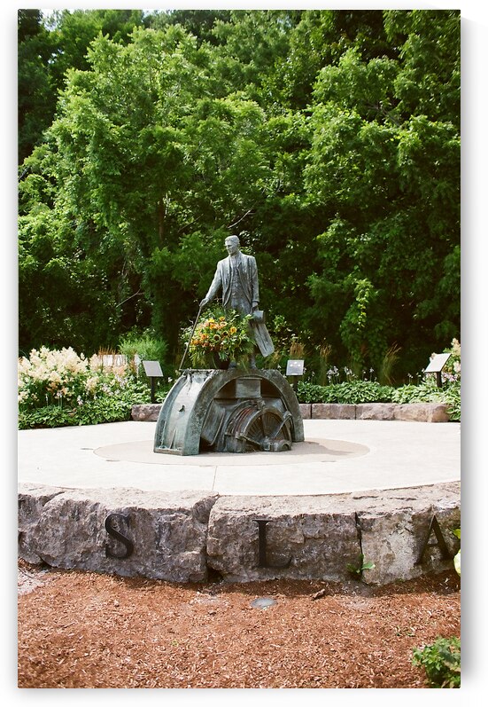 Nikola Tesla Niagara Falls Canada by maniacvii