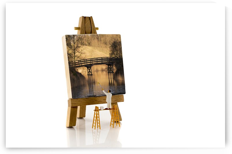 painter at work at high project by Chris Willemsen