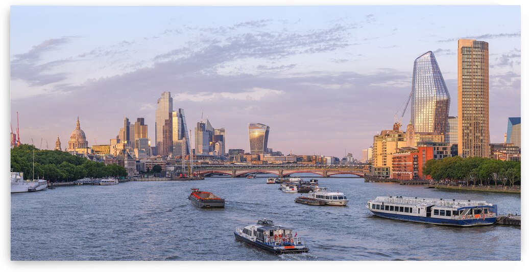 Golden Hour on the Thames by Assaf Frank