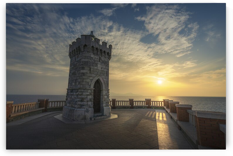 The lighthouse of Piazza Bovio by Stefano Orazzini