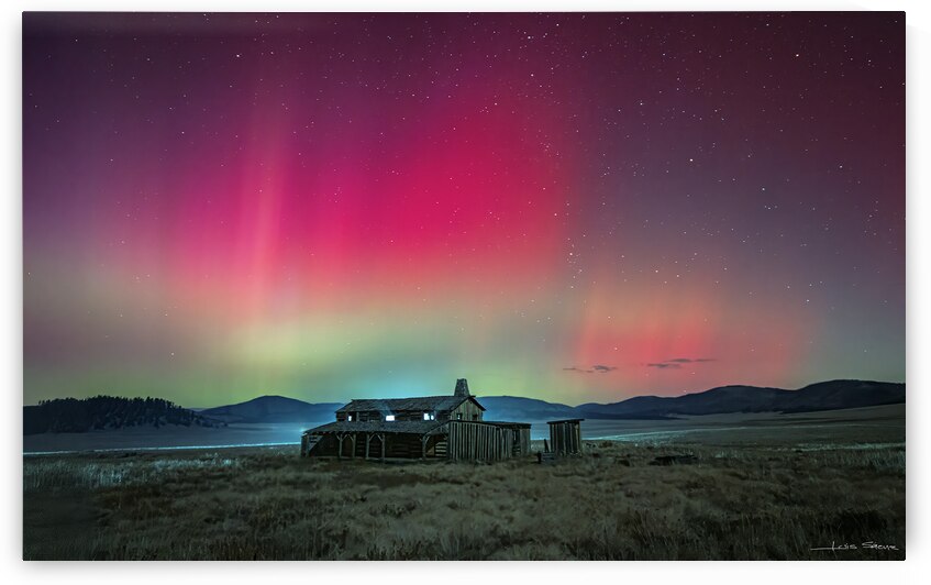 Northern Lights Serenade by luissaenz fine art