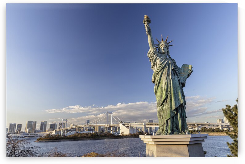 Statue of liberty replica in odaiba tokyo  by Gualtiero Boffi