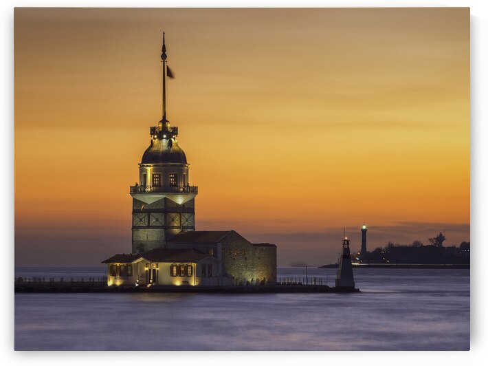 Maidens Tower by Yavuz Pancareken