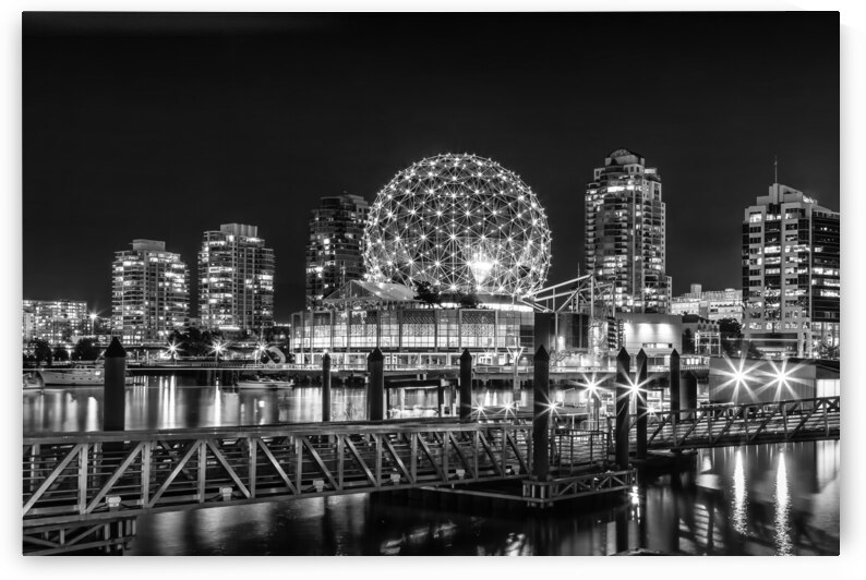 Impressive nightscape from Vancouver | Monochrome by Melanie Viola