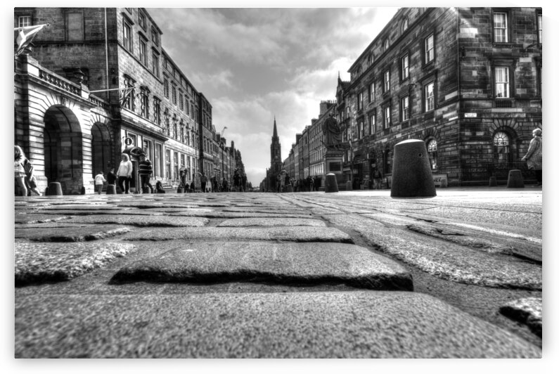 Edinburgh Royal Mile by Kevin MacTavish