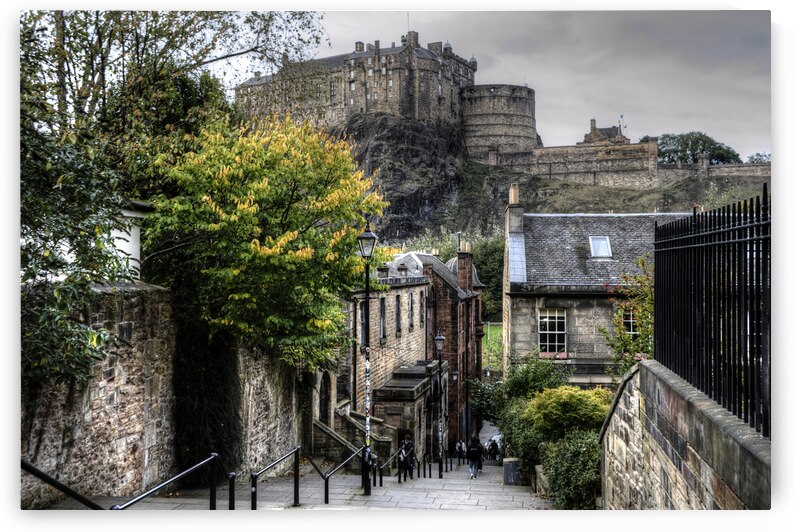 Edinburgh Castle from The Venel by Kevin MacTavish