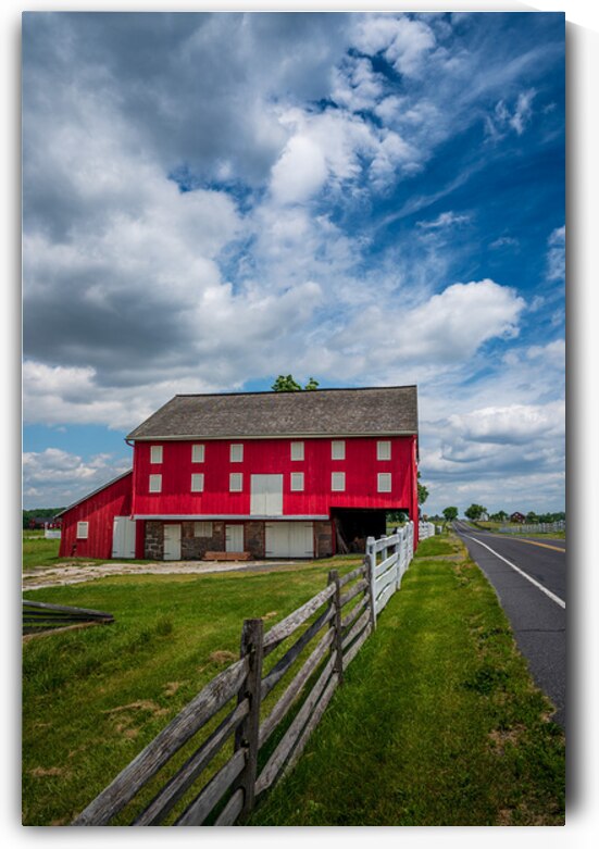 The Sherfy Barn: A Countryside Oasis by Dream World Images