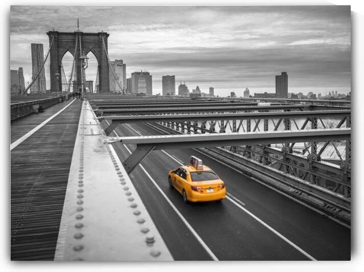 Cab on brooklyn bridge by Assaf Frank