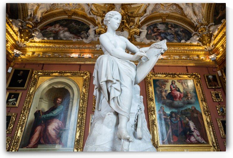 The room of Jupiter in Uffizi Museum with the statue of Victory by Paolo Modena