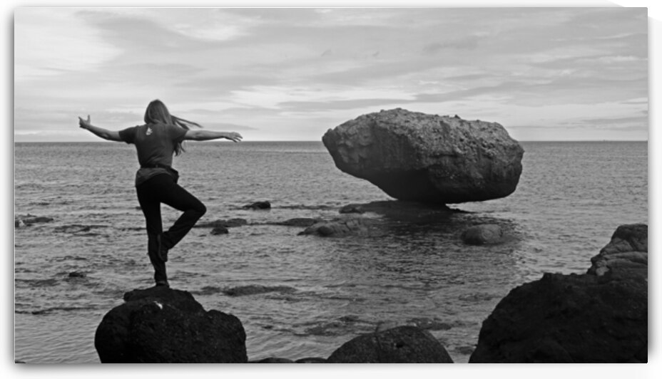 Kelly at Balance Rock by Jordan Nobles