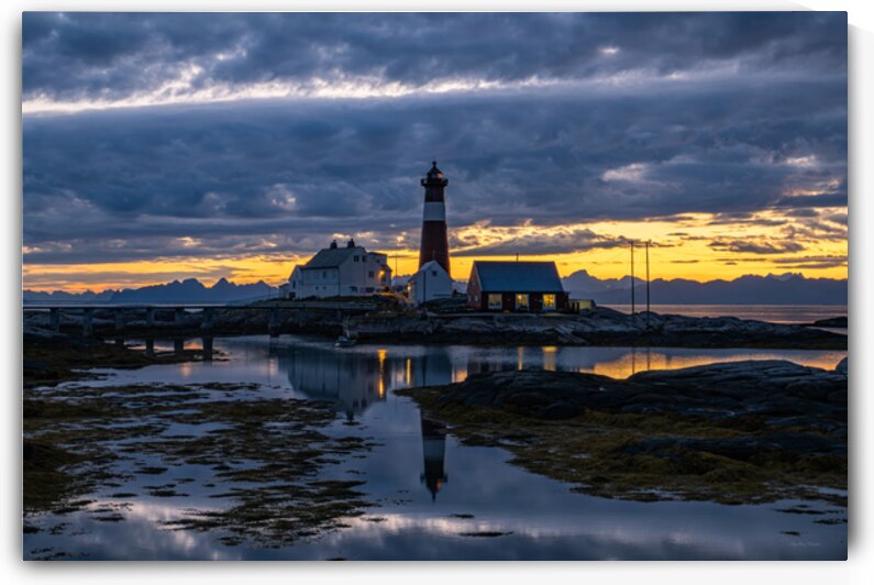 Tranoy lighthouse by Stig Arne Winnem
